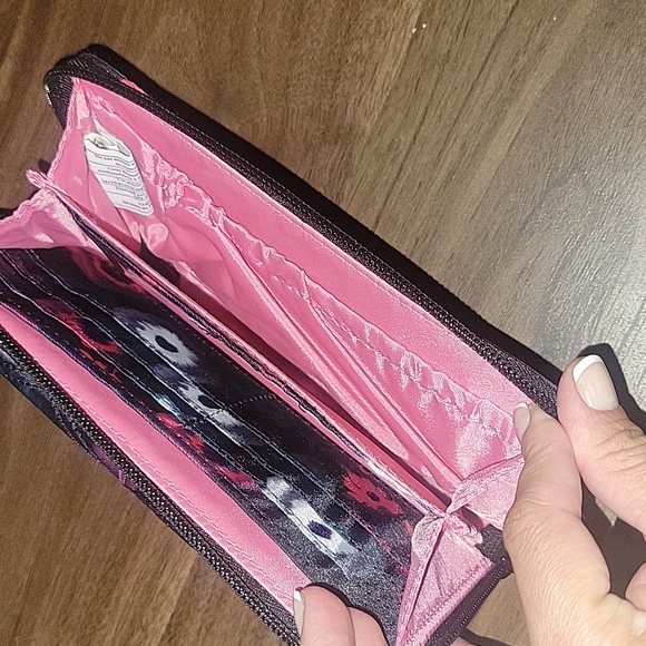 Lug Kickflip 3 Convertible RFID Wallet Wristlet Bloom Black - Picture 4 of 4